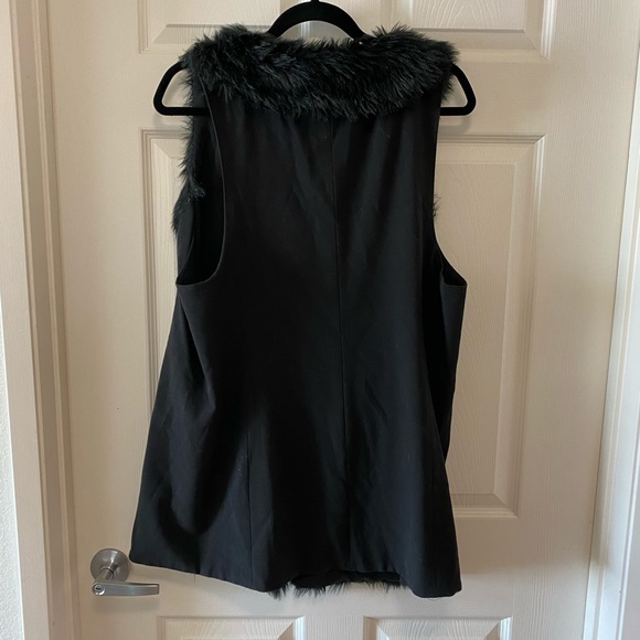 Black faux fur vest XXL - Picture 2 of 3